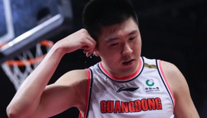 正式确定！CBA超级投手完成转会，加入新疆男篮，能否证明自己