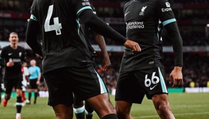 多多28下载-斯洛特：两次落后带走一分的结果让我非常满意