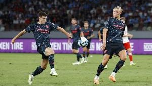 曼晚：曼城即将与科莫达成协议，后者将超2500万镑买断佩罗内